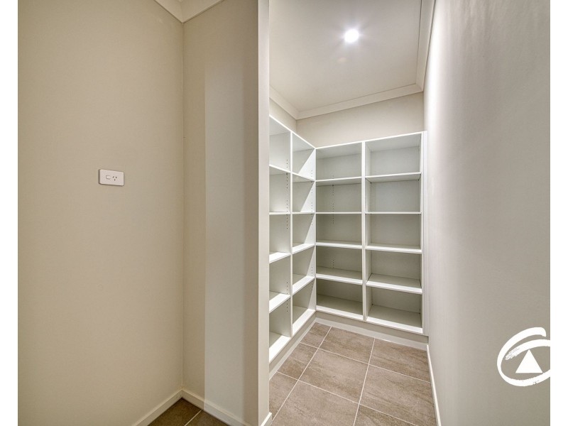 13 Catalonia Way, Berwick VIC 3806