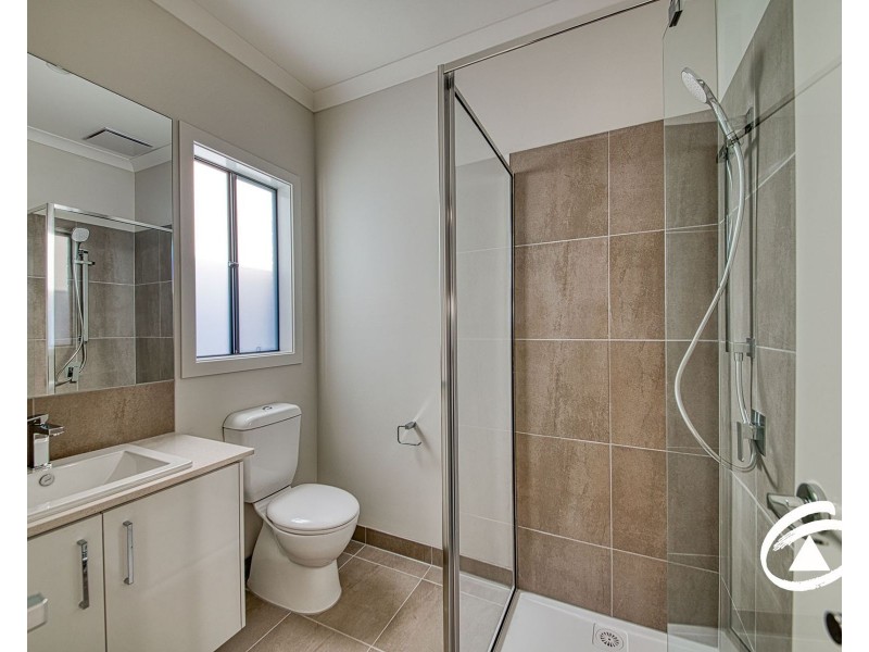 13 Catalonia Way, Berwick VIC 3806