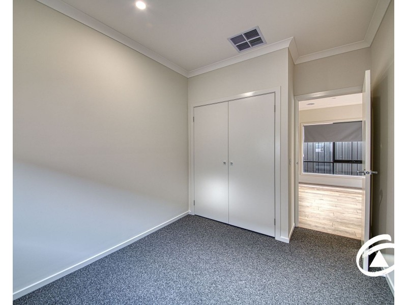 13 Catalonia Way, Berwick VIC 3806