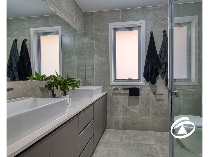 1 Reginald Close, Pakenham VIC 3810