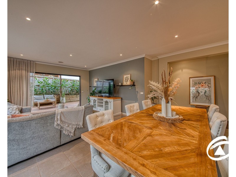 33 Clarendon Street, Pakenham VIC 3810