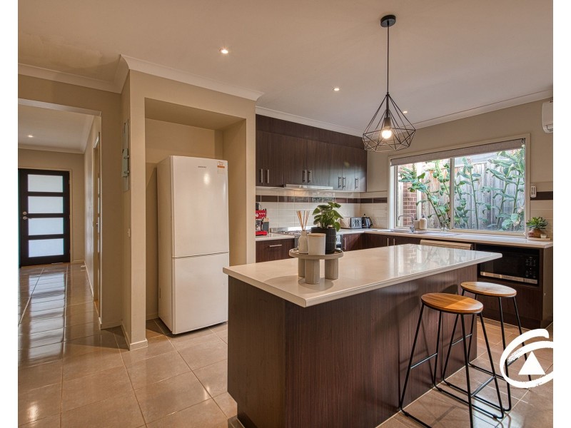 33 Clarendon Street, Pakenham VIC 3810