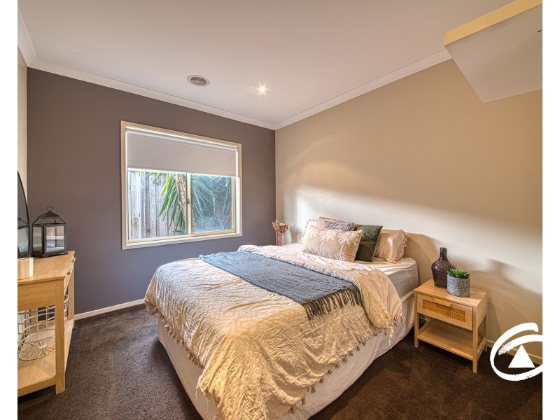 33 Clarendon Street, Pakenham VIC 3810