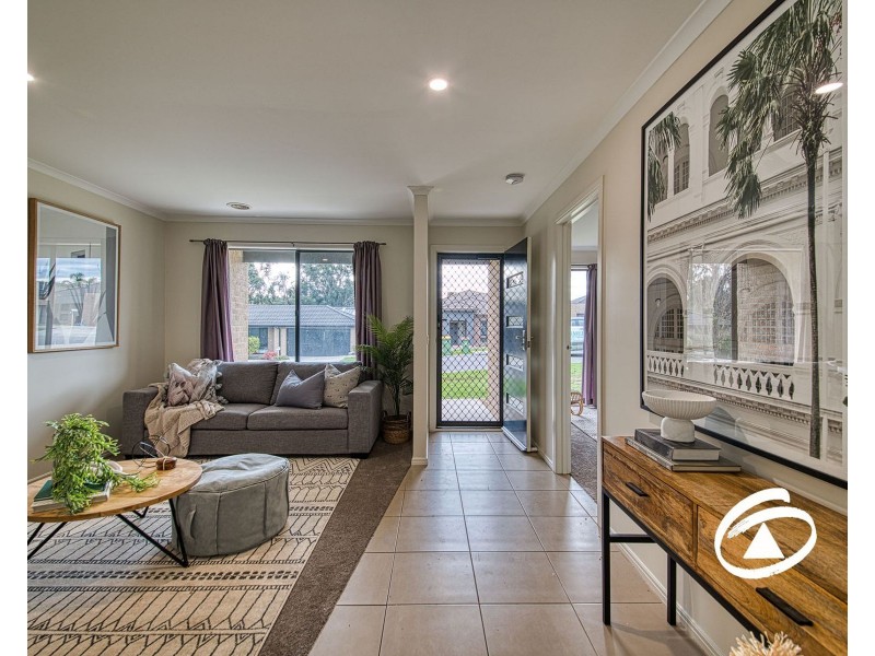 7 Doonie Way, Pakenham VIC 3810