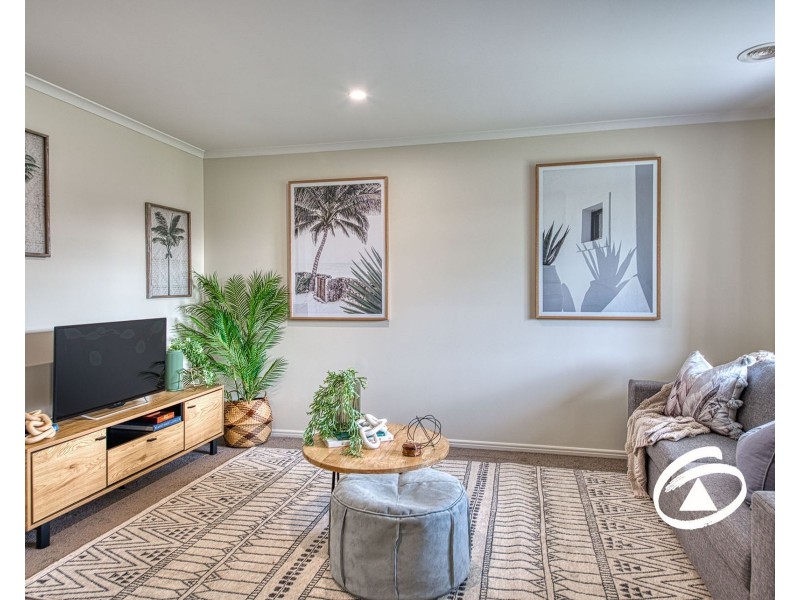 7 Doonie Way, Pakenham VIC 3810