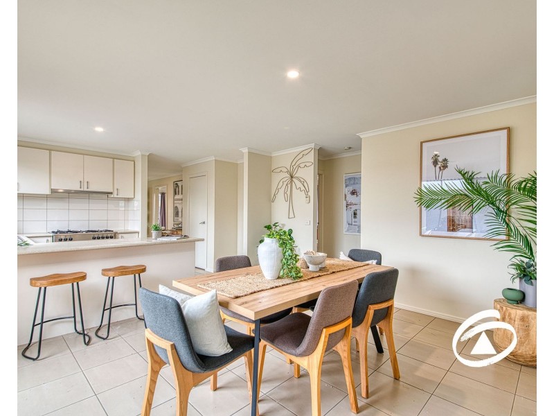7 Doonie Way, Pakenham VIC 3810