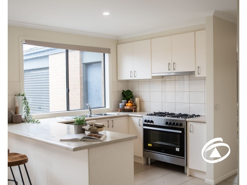 7 Doonie Way, Pakenham VIC 3810