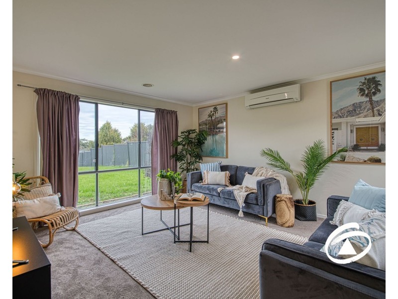 7 Doonie Way, Pakenham VIC 3810
