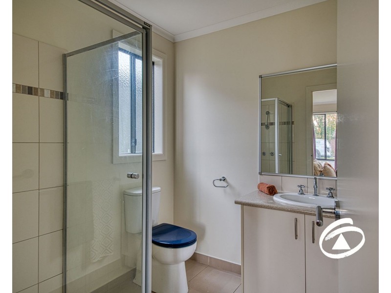 7 Doonie Way, Pakenham VIC 3810