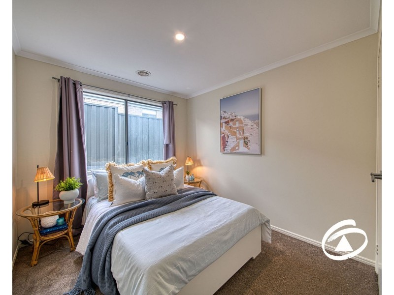 7 Doonie Way, Pakenham VIC 3810