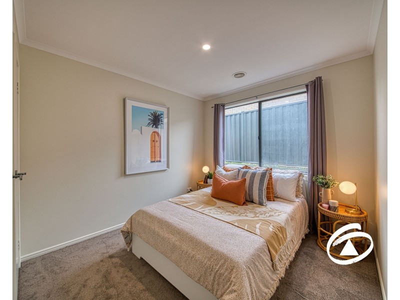 7 Doonie Way, Pakenham VIC 3810