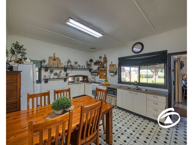 2058 Main Drain Road, Iona VIC 3815