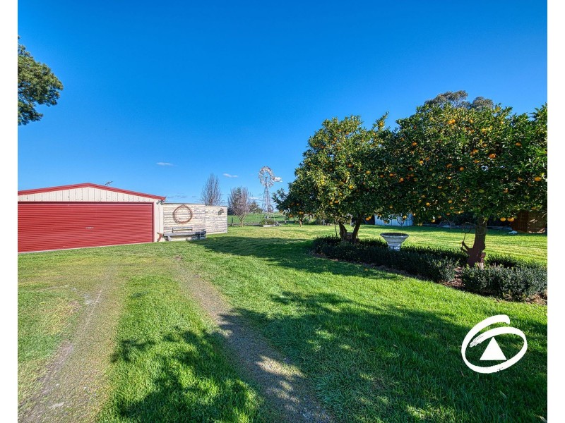 2058 Main Drain Road, Iona VIC 3815