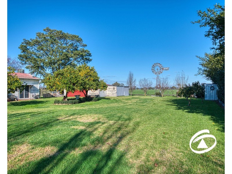 2058 Main Drain Road, Iona VIC 3815