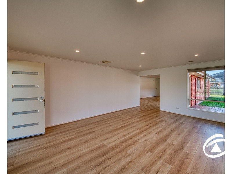 12 Grice Quadrant, Pakenham VIC 3810