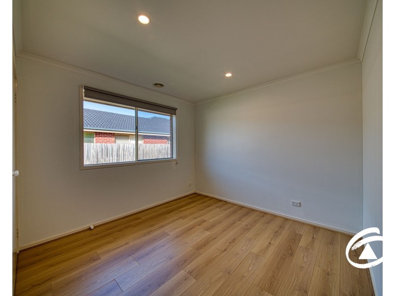 12 Grice Quadrant, Pakenham VIC 3810