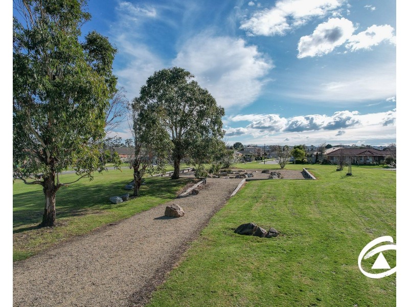 12 Grice Quadrant, Pakenham VIC 3810