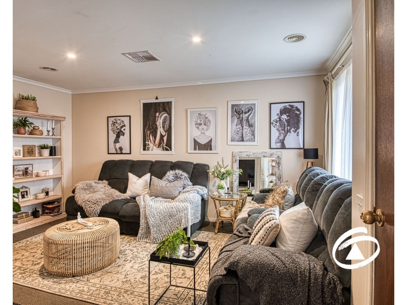 154 Manna Gum Drive, Pakenham VIC 3810