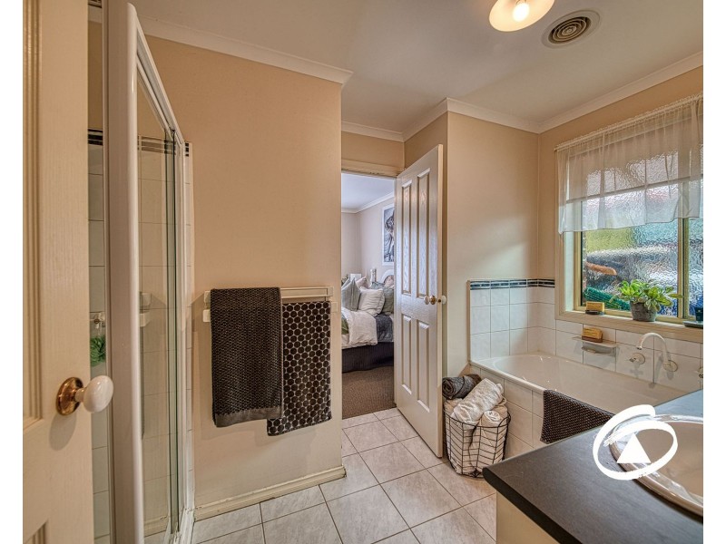 154 Manna Gum Drive, Pakenham VIC 3810