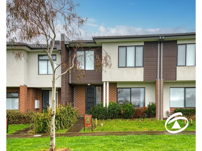 8 Todd Lane, Pakenham VIC 3810