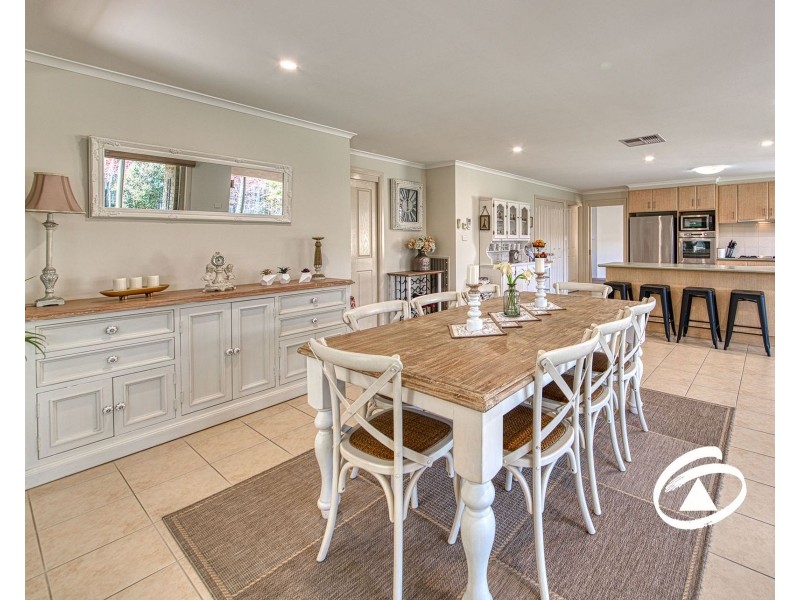 58 Livingstone Boulevard, Pakenham VIC 3810