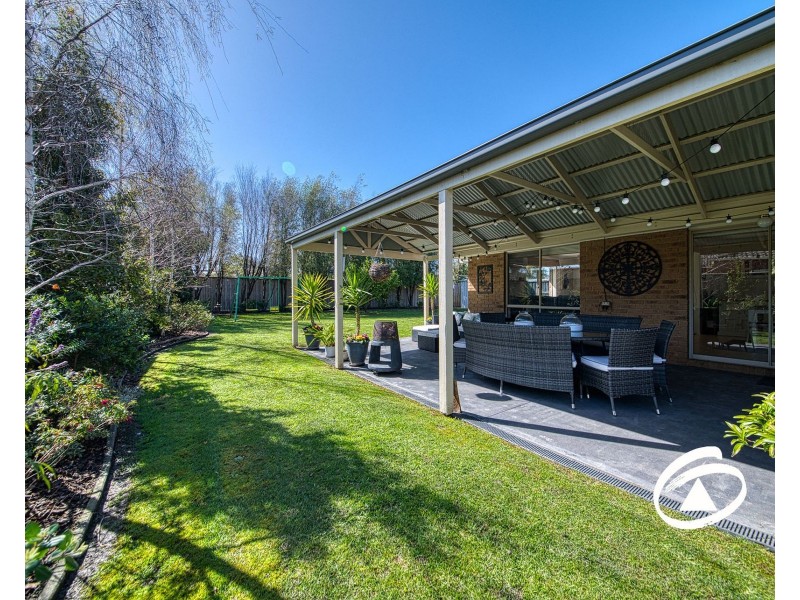 58 Livingstone Boulevard, Pakenham VIC 3810