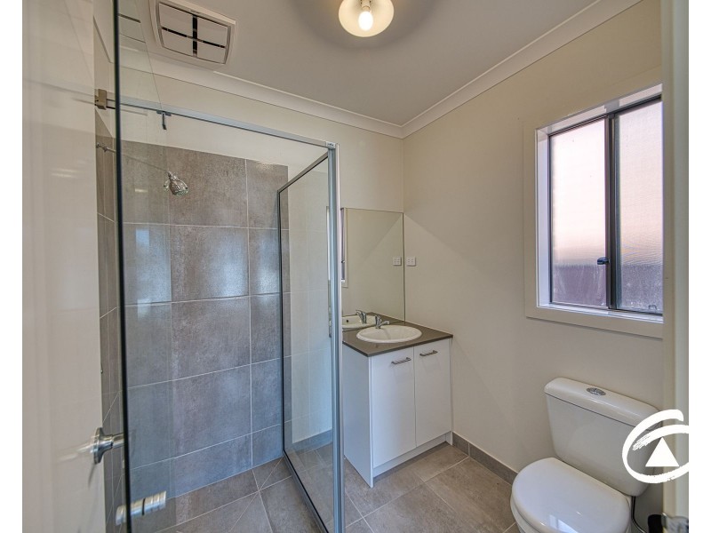 16 Gaston Loop, Officer VIC 3809