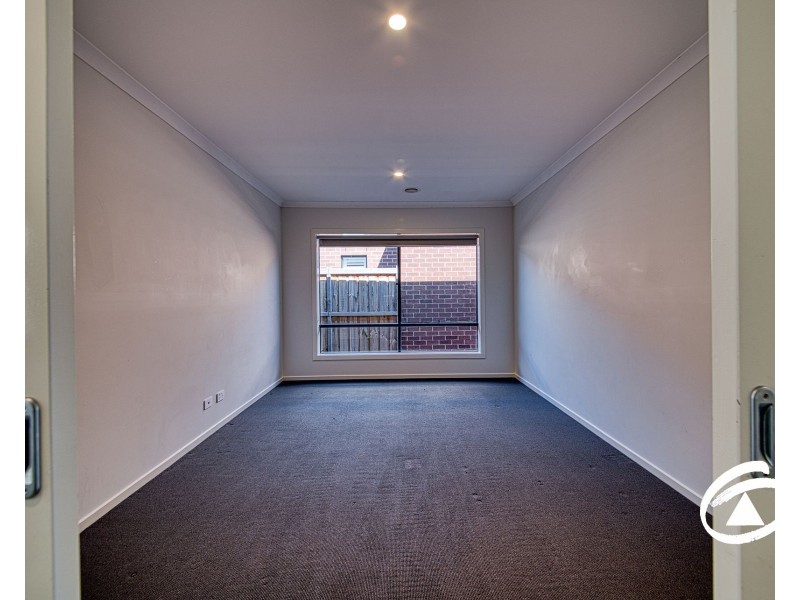 16 Gaston Loop, Officer VIC 3809