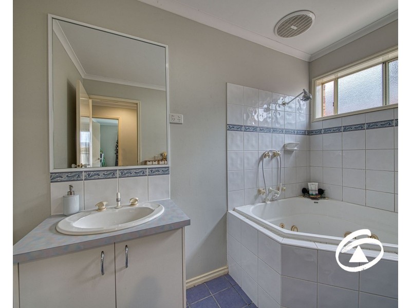 1 Gillian Place, Pakenham VIC 3810