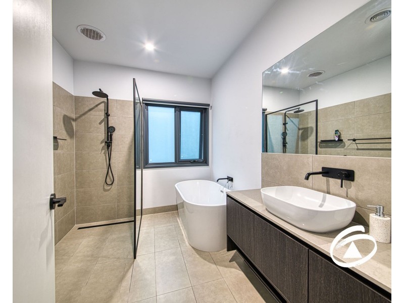 21 Verbier Road, Pakenham VIC 3810