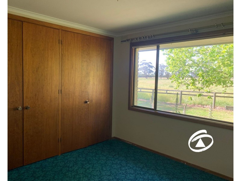 885 McDonalds Drain Road, Pakenham South VIC 3810