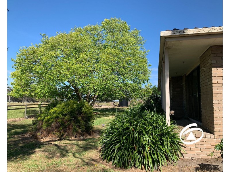 885 McDonalds Drain Road, Pakenham South VIC 3810