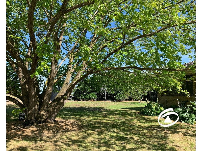 885 McDonalds Drain Road, Pakenham South VIC 3810