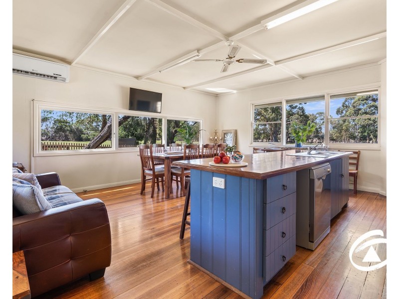 2 Ryan Road, Pakenham VIC 3810