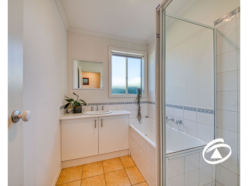 36 Jamie Court, Pakenham VIC 3810