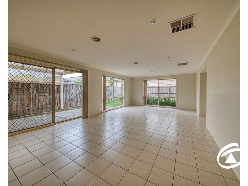 21 Hartland Circuit, Pakenham VIC 3810