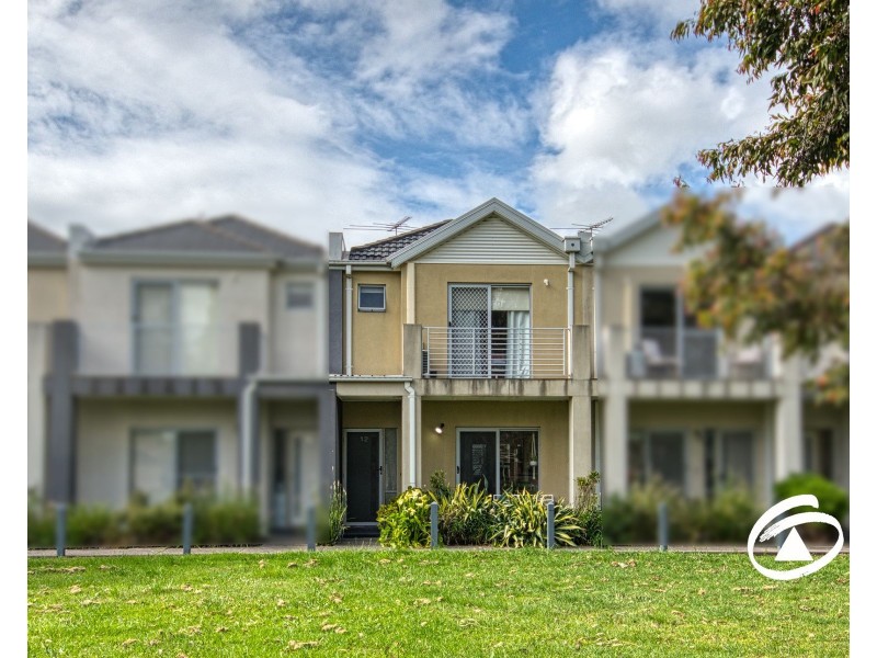 12/11 Howqua Place, Pakenham VIC 3810