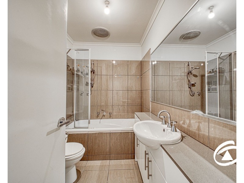 12/11 Howqua Place, Pakenham VIC 3810