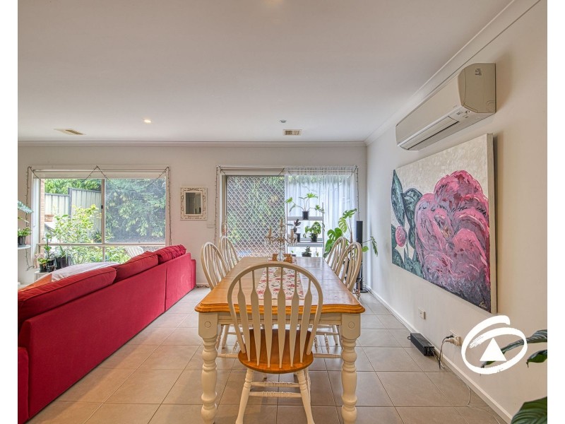 27/23 Atlantic Drive, Pakenham VIC 3810