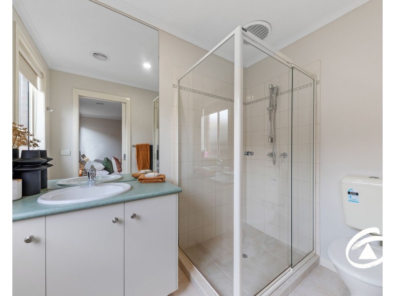 5 Watts Terrace, Pakenham VIC 3810