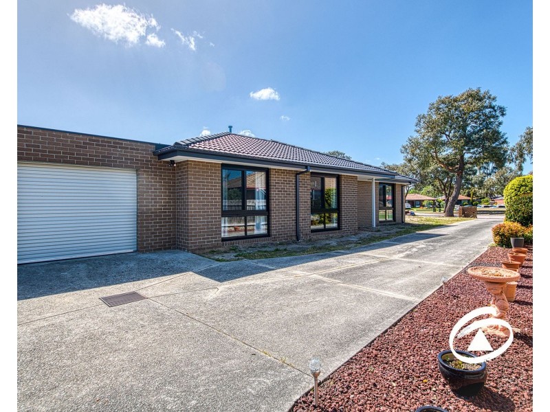 1/3 Albyn Close, Pakenham VIC 3810