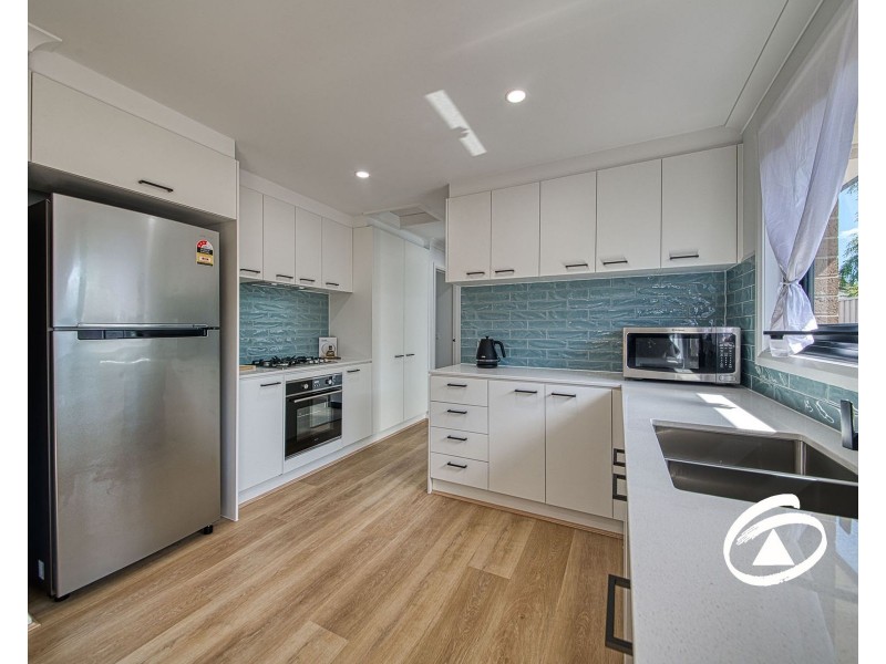 1/3 Albyn Close, Pakenham VIC 3810