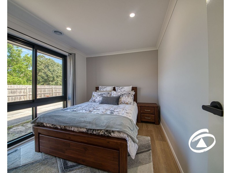 1/3 Albyn Close, Pakenham VIC 3810