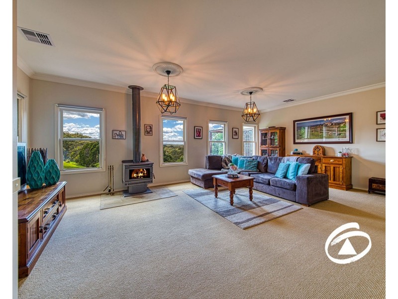 270 Bourkes Creek Road, Pakenham Upper VIC 3810