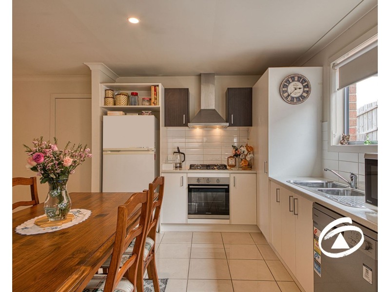 30/11  Hawk Avenue, Pakenham VIC 3810