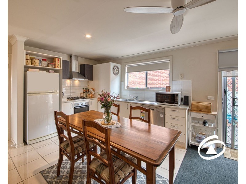 30/11  Hawk Avenue, Pakenham VIC 3810