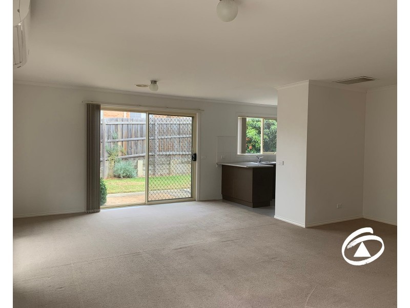 8/40 Army Road, Pakenham VIC 3810