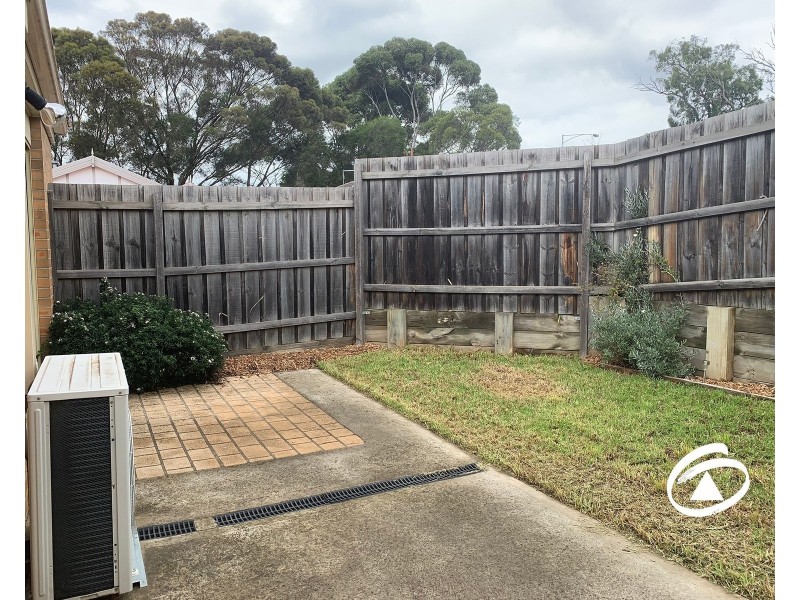 8/40 Army Road, Pakenham VIC 3810