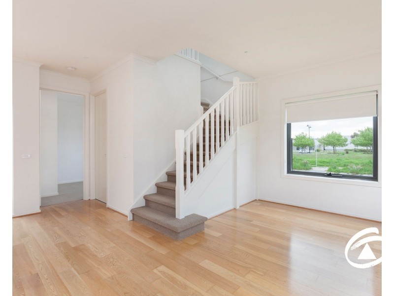 40 Edgeware Close, Pakenham VIC 3810