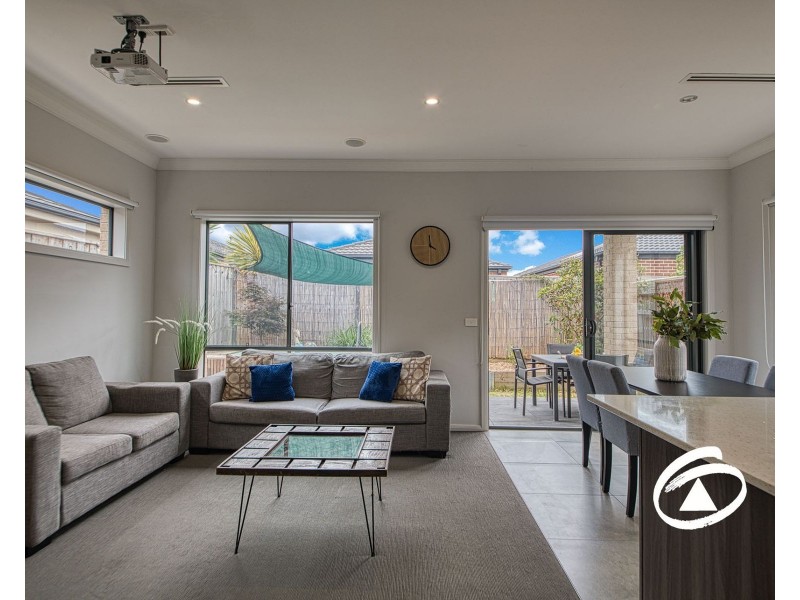 36 Arlington Avenue, Pakenham VIC 3810